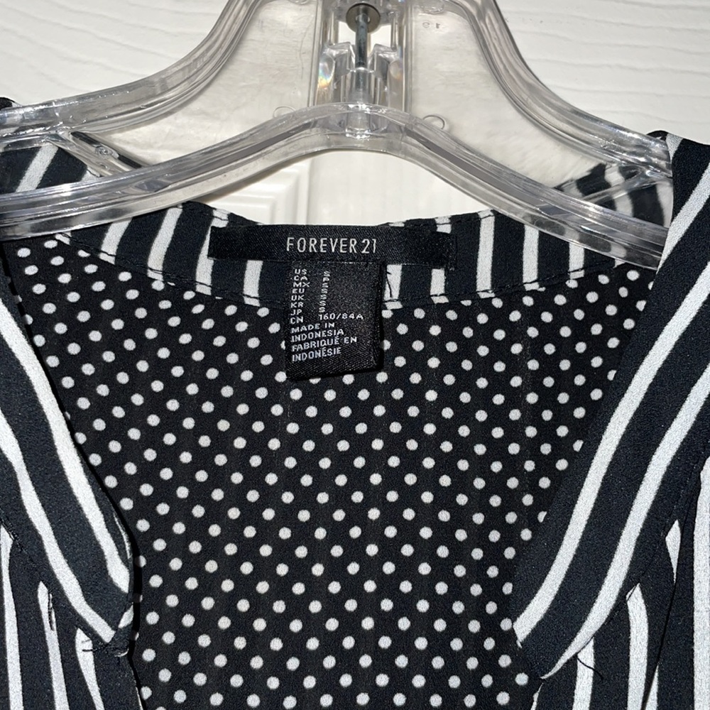 Button up - Picture 2 of 3
